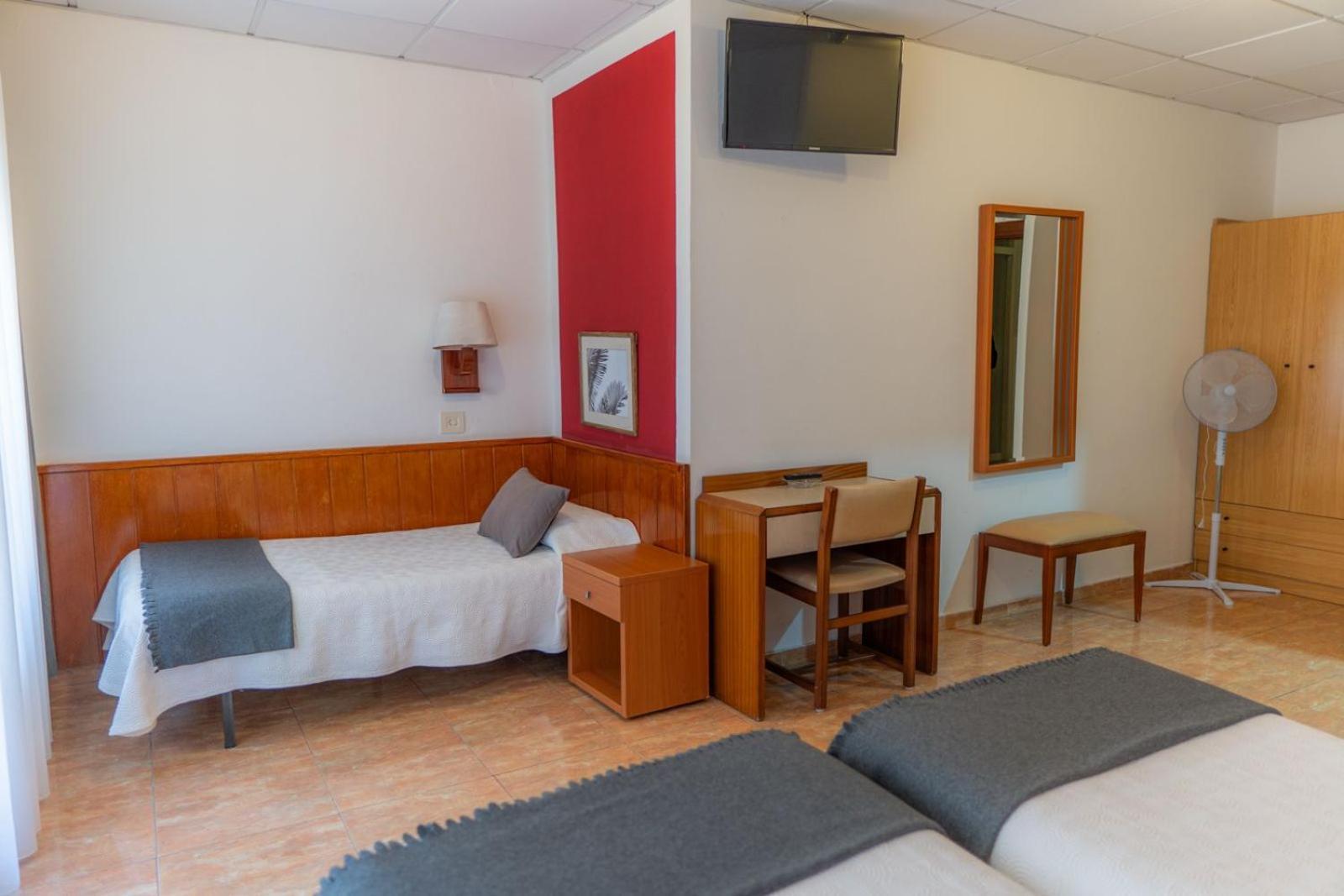 Hostal Regina Blanes Extérieur photo