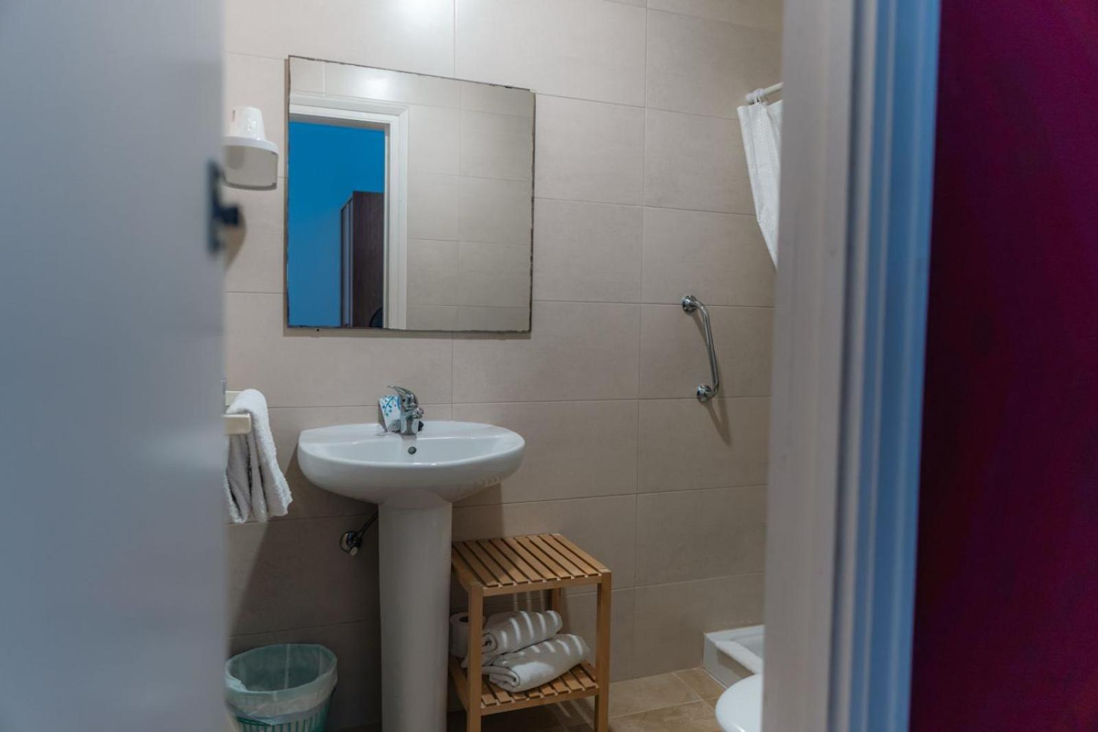 Hostal Regina Blanes Extérieur photo