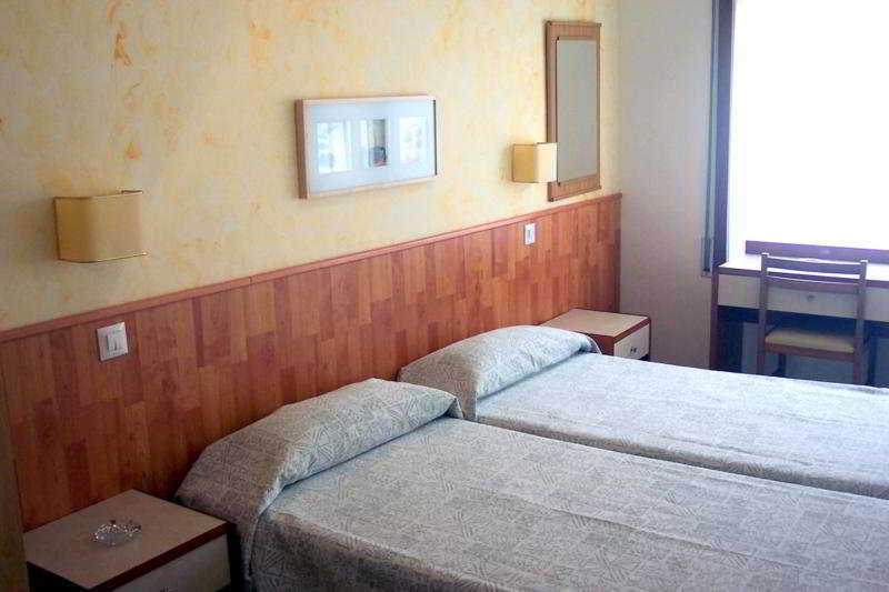 Hostal Regina Blanes Extérieur photo